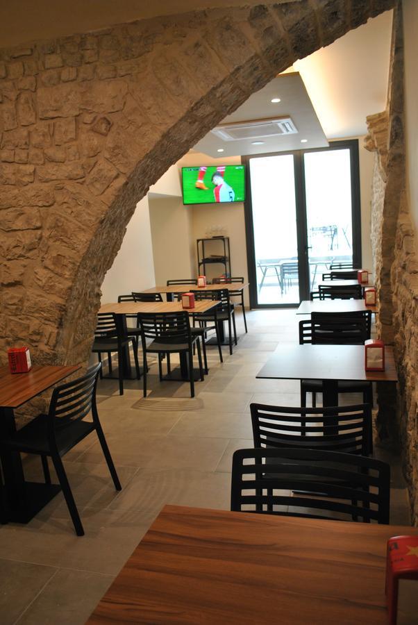 Hostal Universitat Cervera  Exteriér fotografie