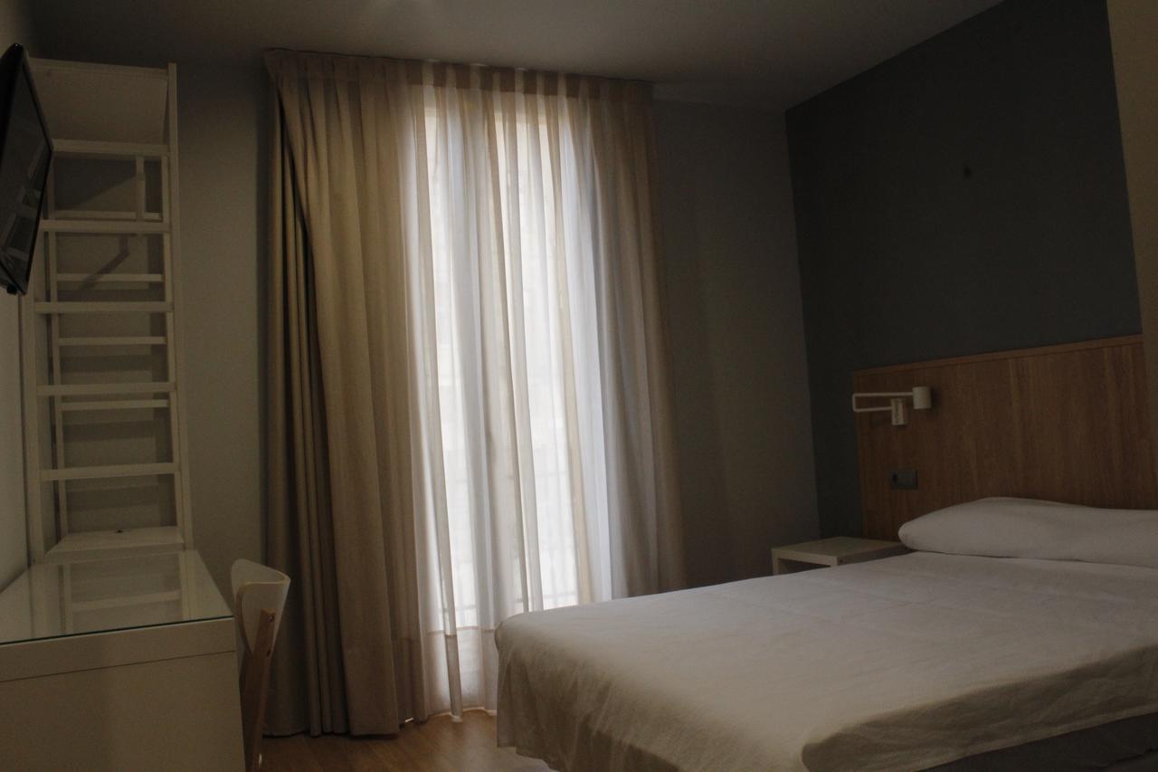Hostal Universitat Cervera  Exteriér fotografie