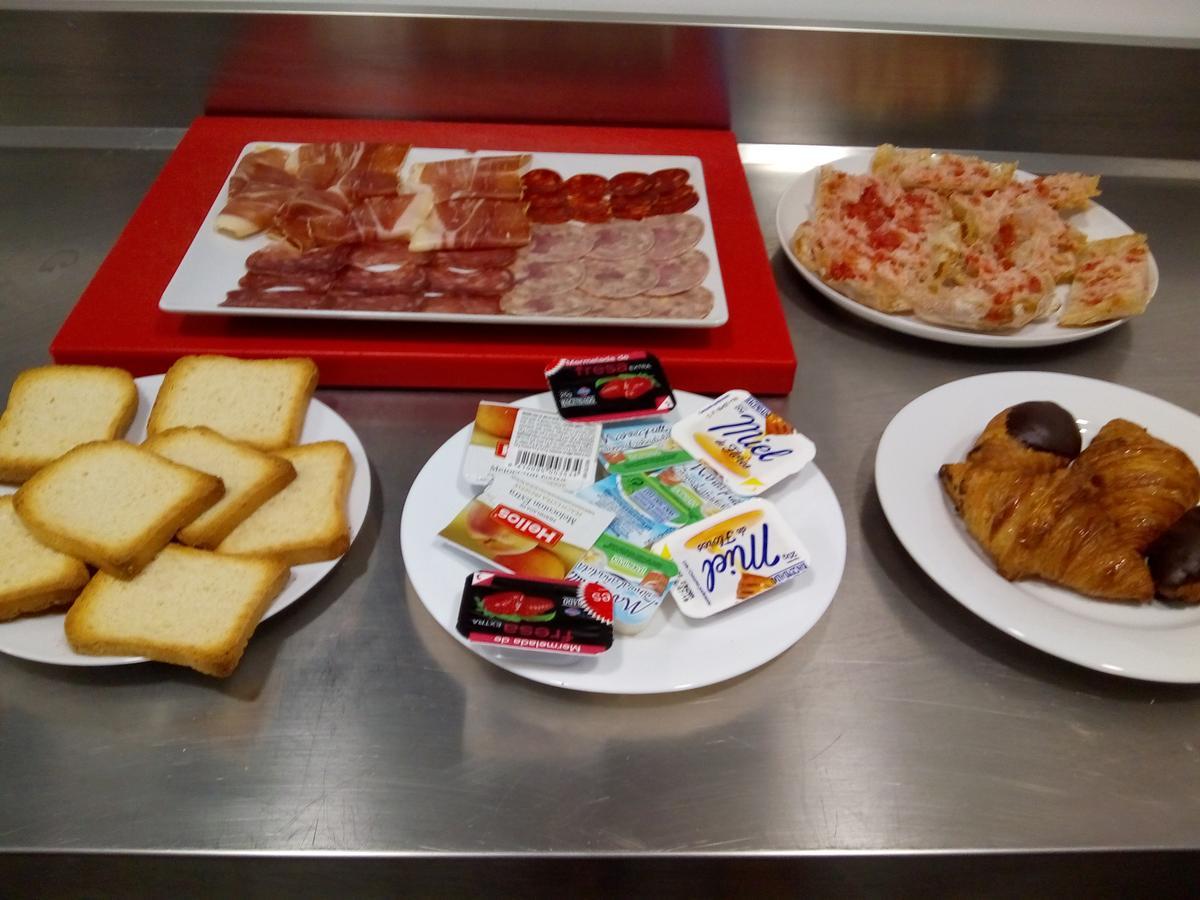 Hostal Universitat Cervera  Exteriér fotografie